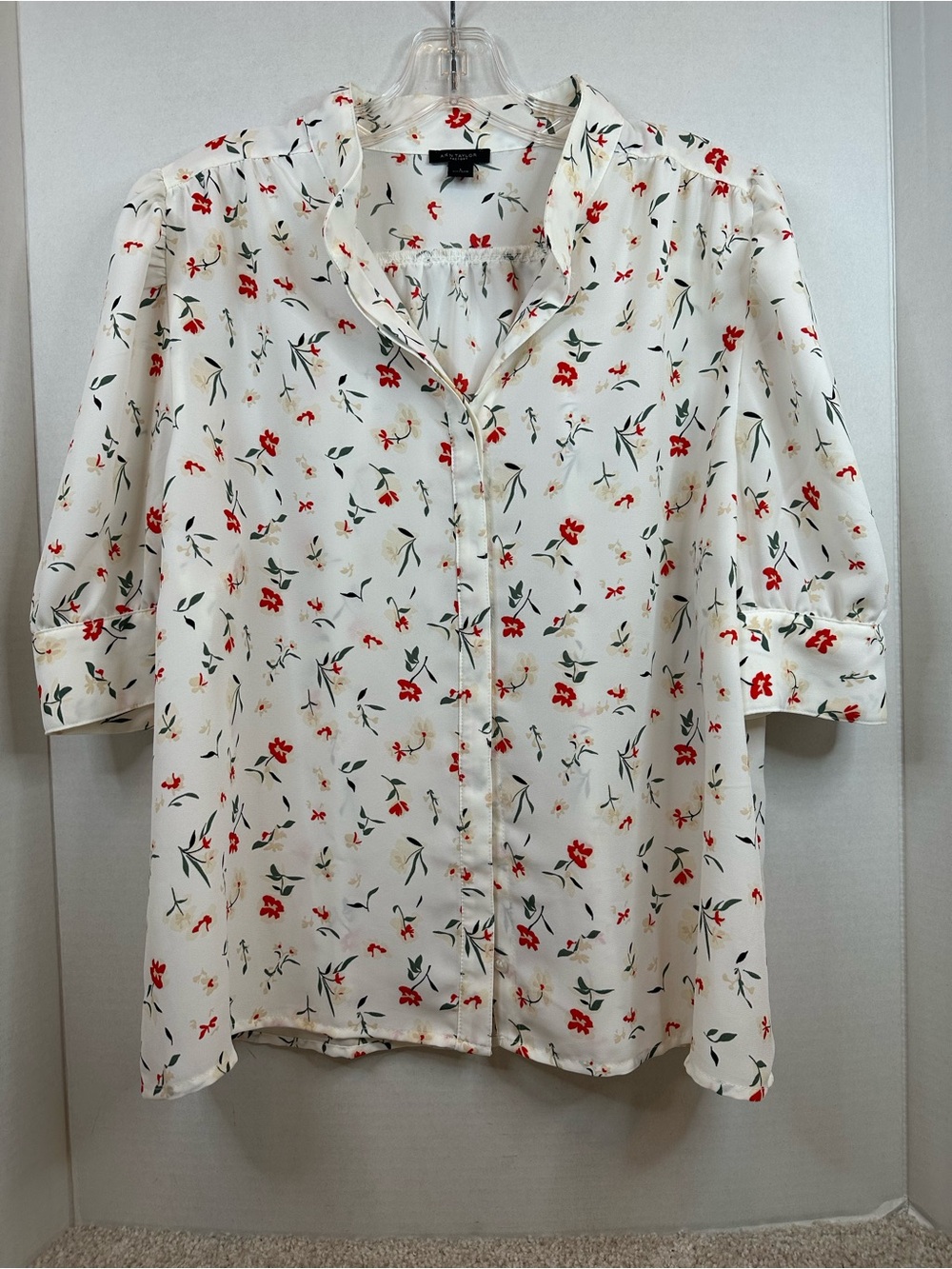Ann Taylor Factory Cream Floral Button-Front Blouse with Red Flowers, size Large